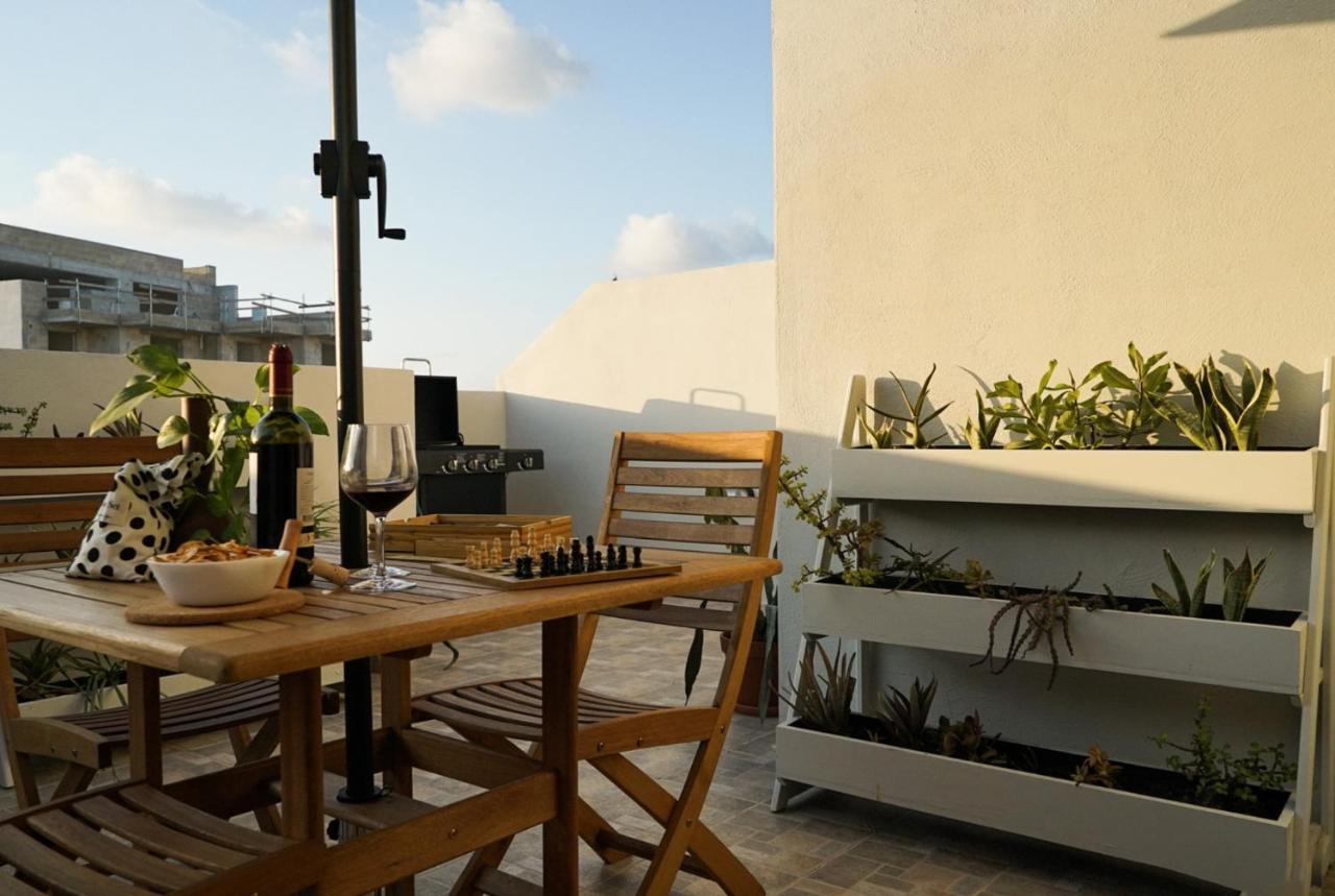 Appartement Cosy Designer Seaview Penthouse With Terrace & Bbq à San Pawl il-Baħar Extérieur photo